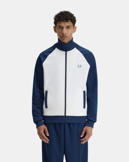Fred Perry Contrast Sleeve Snow White