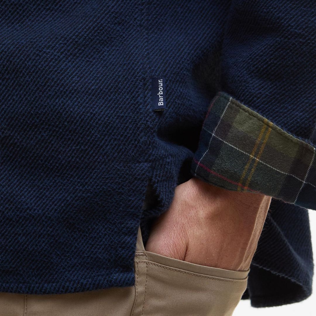Barbour Baystone Relaxed Long-Sleeved Shirt Navy - Image 4