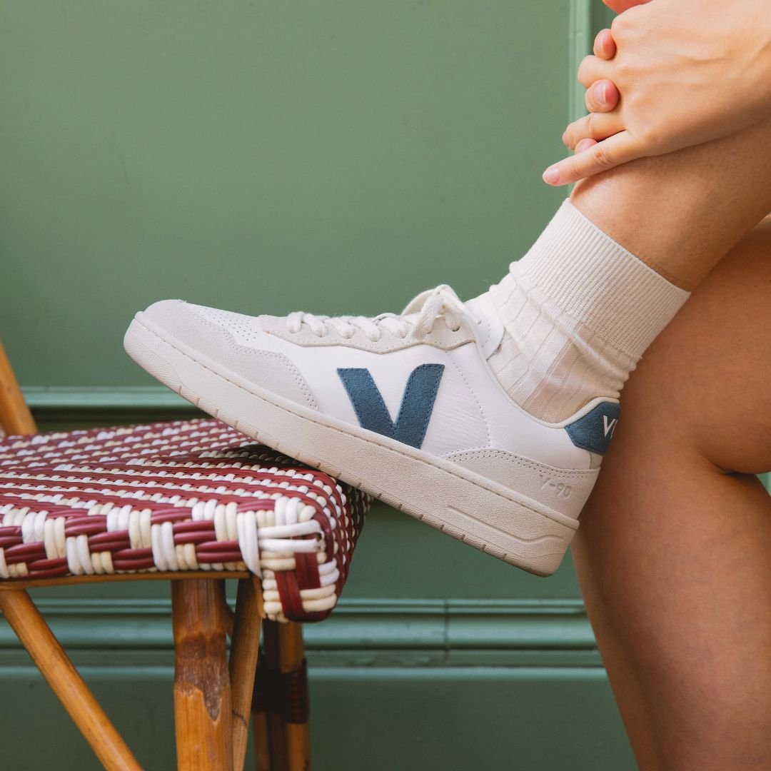 Veja Women's V-90 Leather Extra White California - Image 3