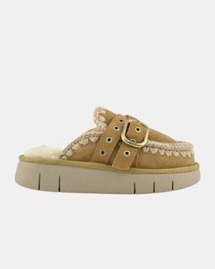 Mou Bounce Clog Buckle Straps Tobacco