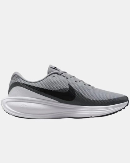 Nike Revolution 8