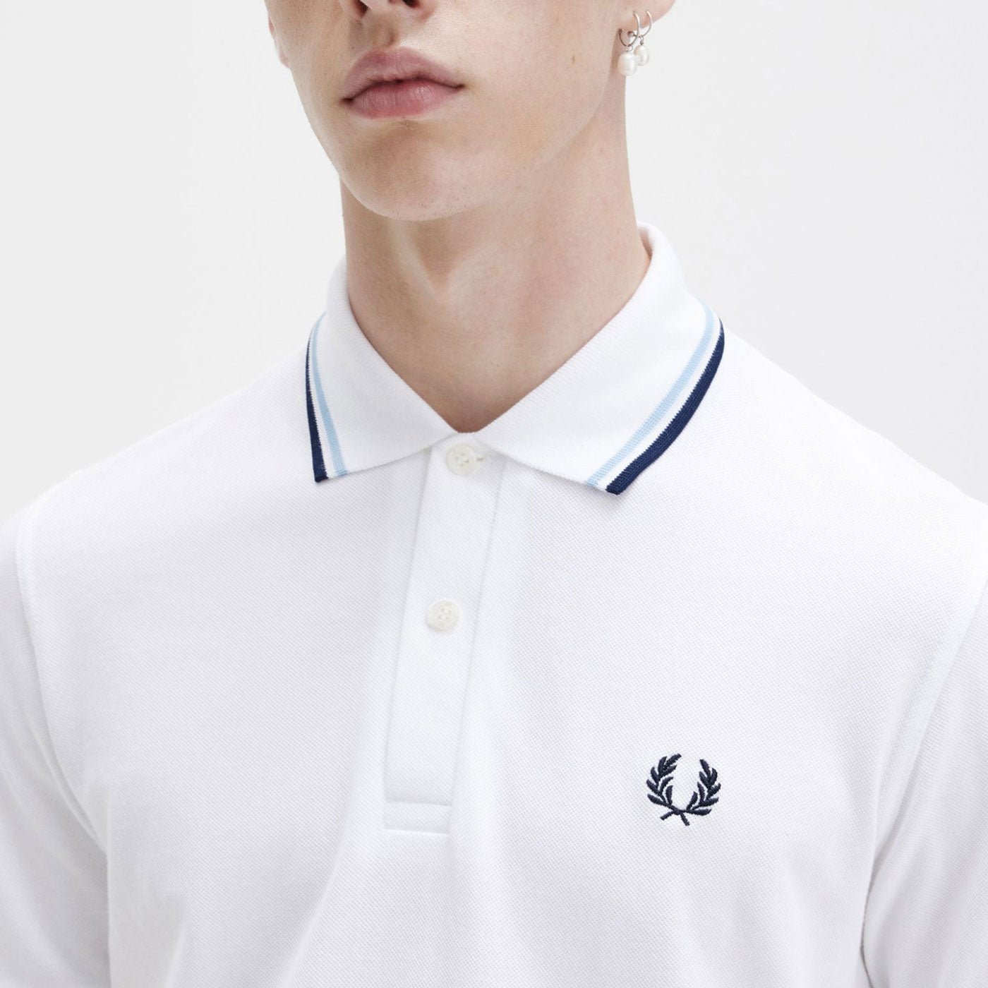 Fred Perry Polo M12 White Ice & Navy - Image 2